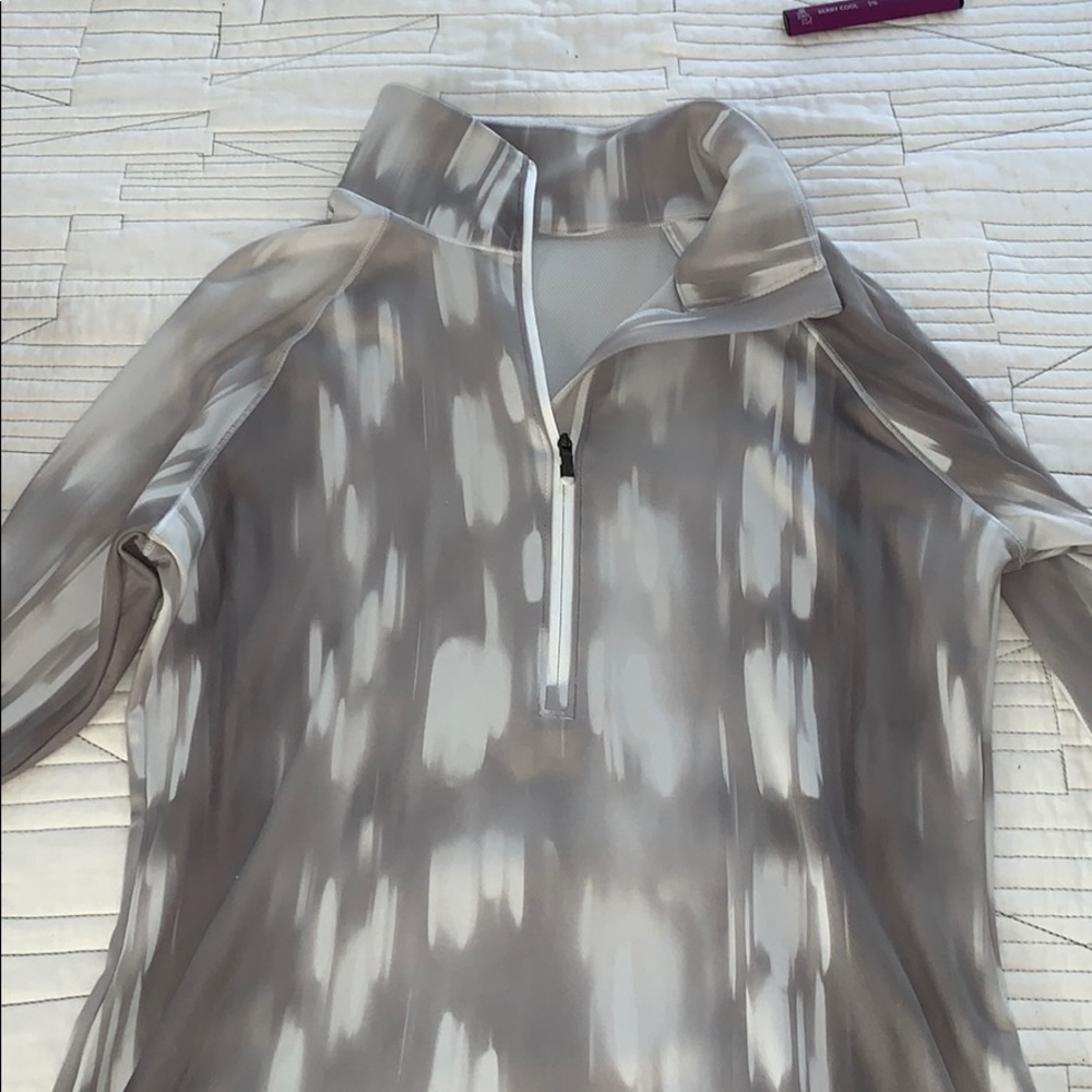 Athletic pull over
